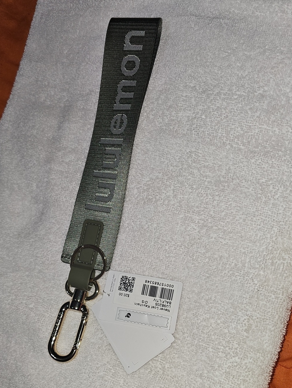 Lululemon Never Lost Keychain! Bayleaf And Light Ivory!!